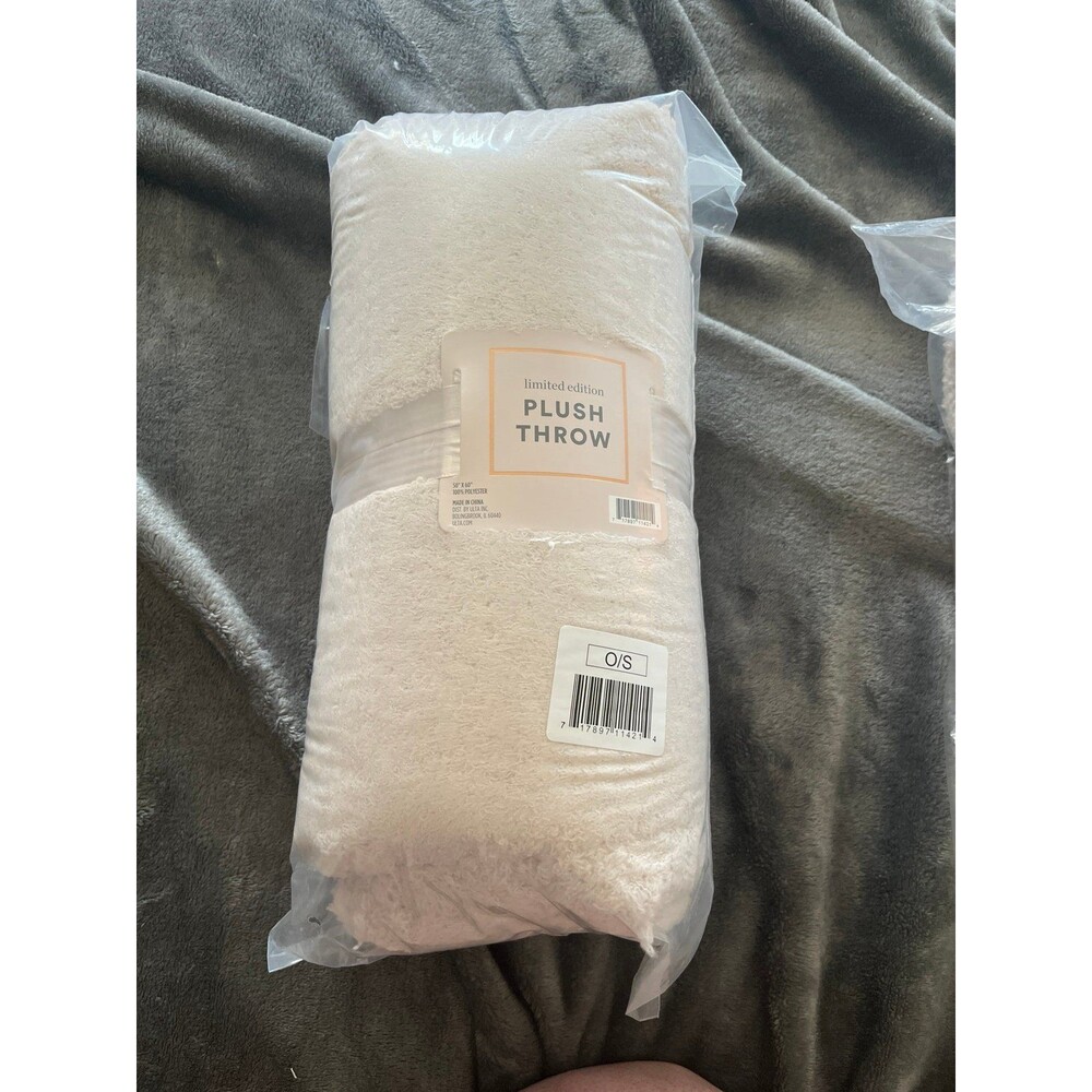Ulta limited edition plush throw rose pink